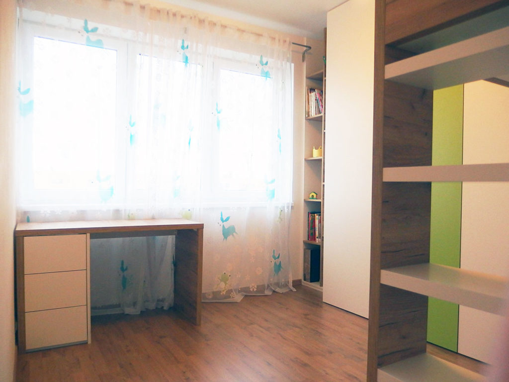 vestavene-skrine-do-detskeho-pokoje-011 Psací stůl do dětského pokoje