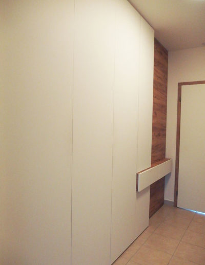kompletni-interiery-realizace-Praha 9-022 Realizace kompletního interieru vč. atypické vestavěné skříně do chodby Praha 9