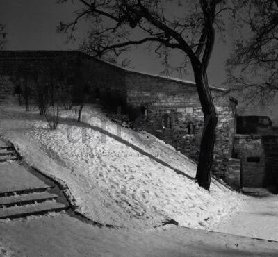 vestavene-skrine-na-miru-designglass-BW-72