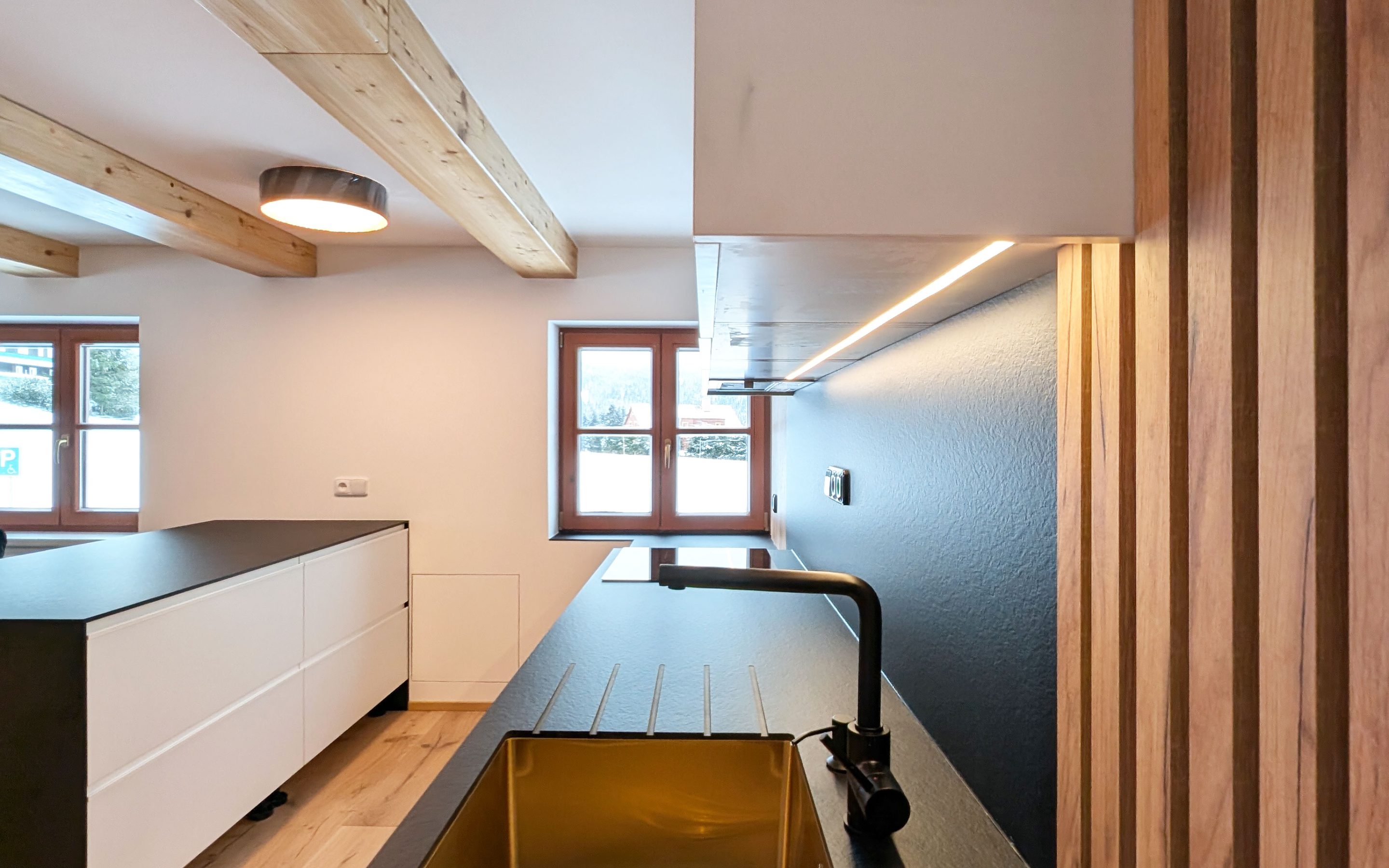 PXL_20241123_094948448